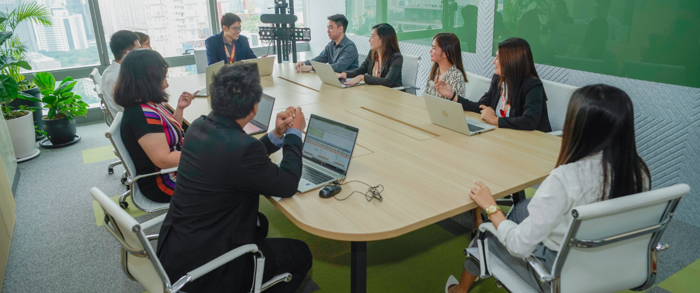 8 Ways to Manage Offshore Employees for Accounting Firms_Featured Image