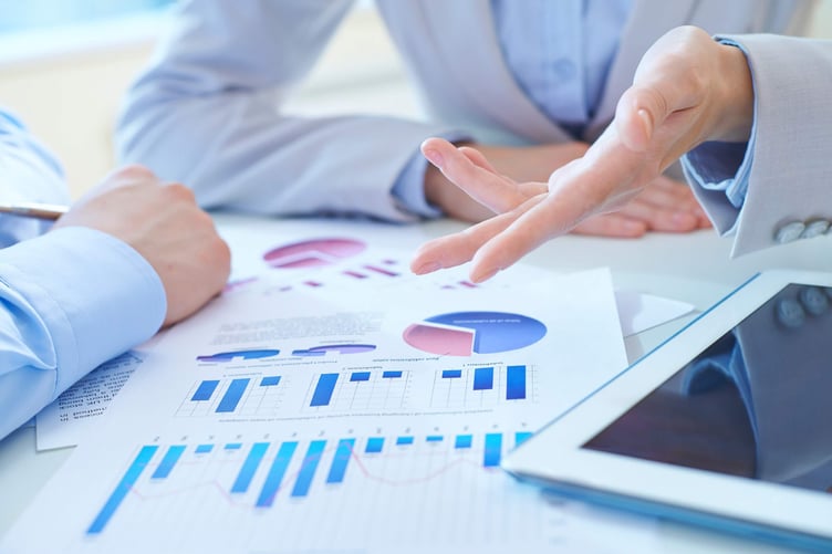 Financial_Management_with_BI_Tools.jpg