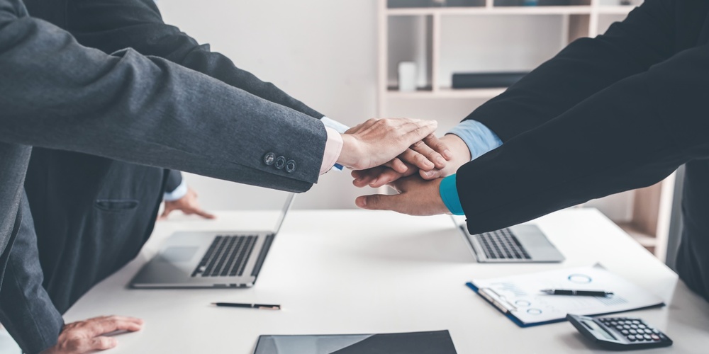 business people are deciding if they are going to reach out to specialized or generalist outsourcing providers