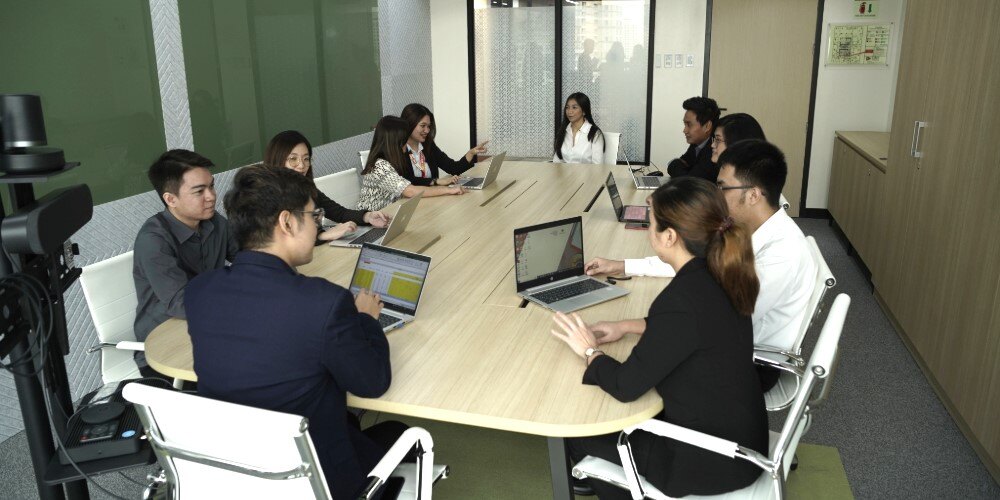 An accounting team draws a plan on how to implement accounting process automation