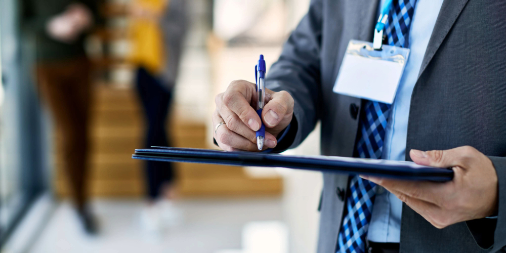 things to consider when outsourcing payroll