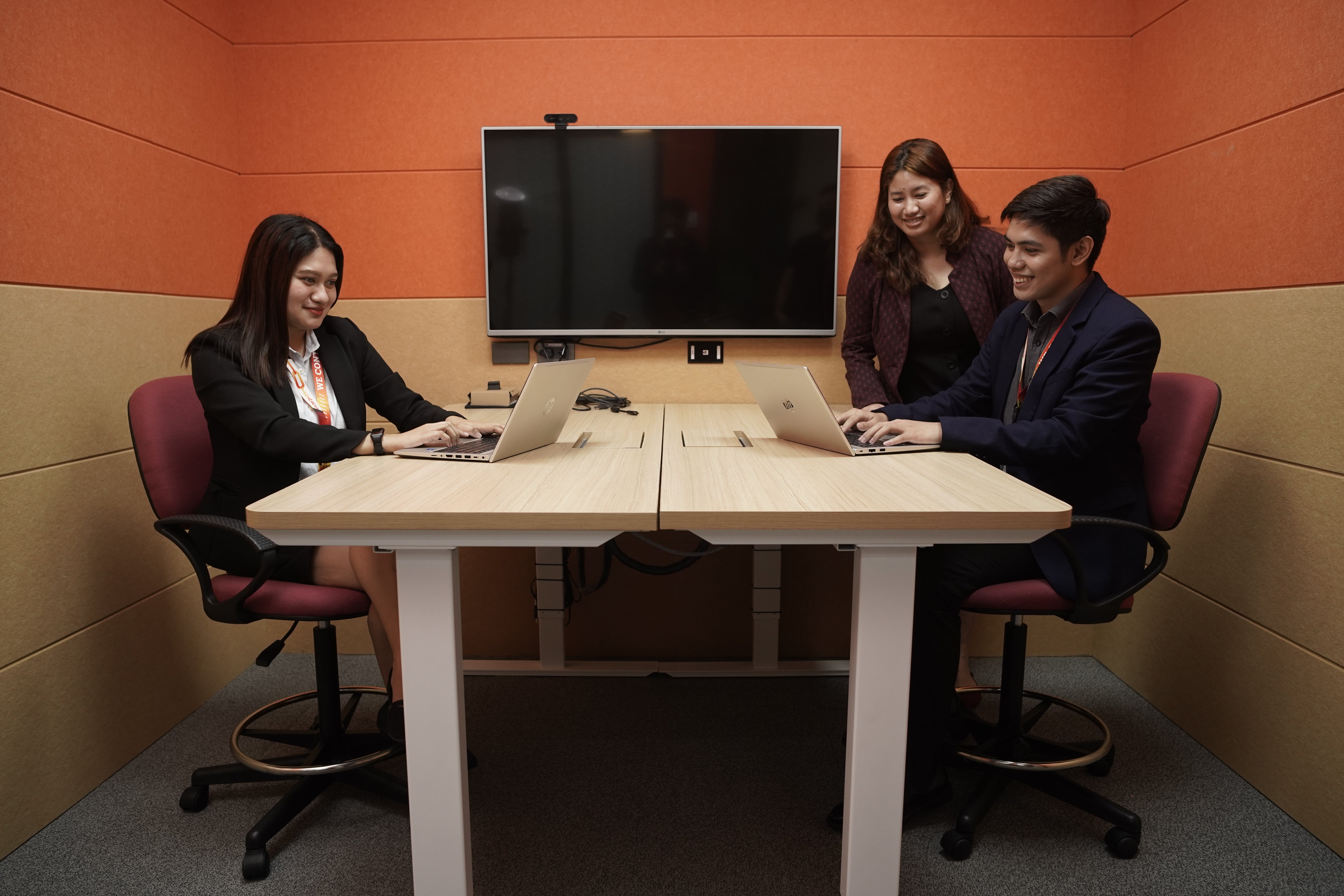 image shows accountants mitigating accounting support