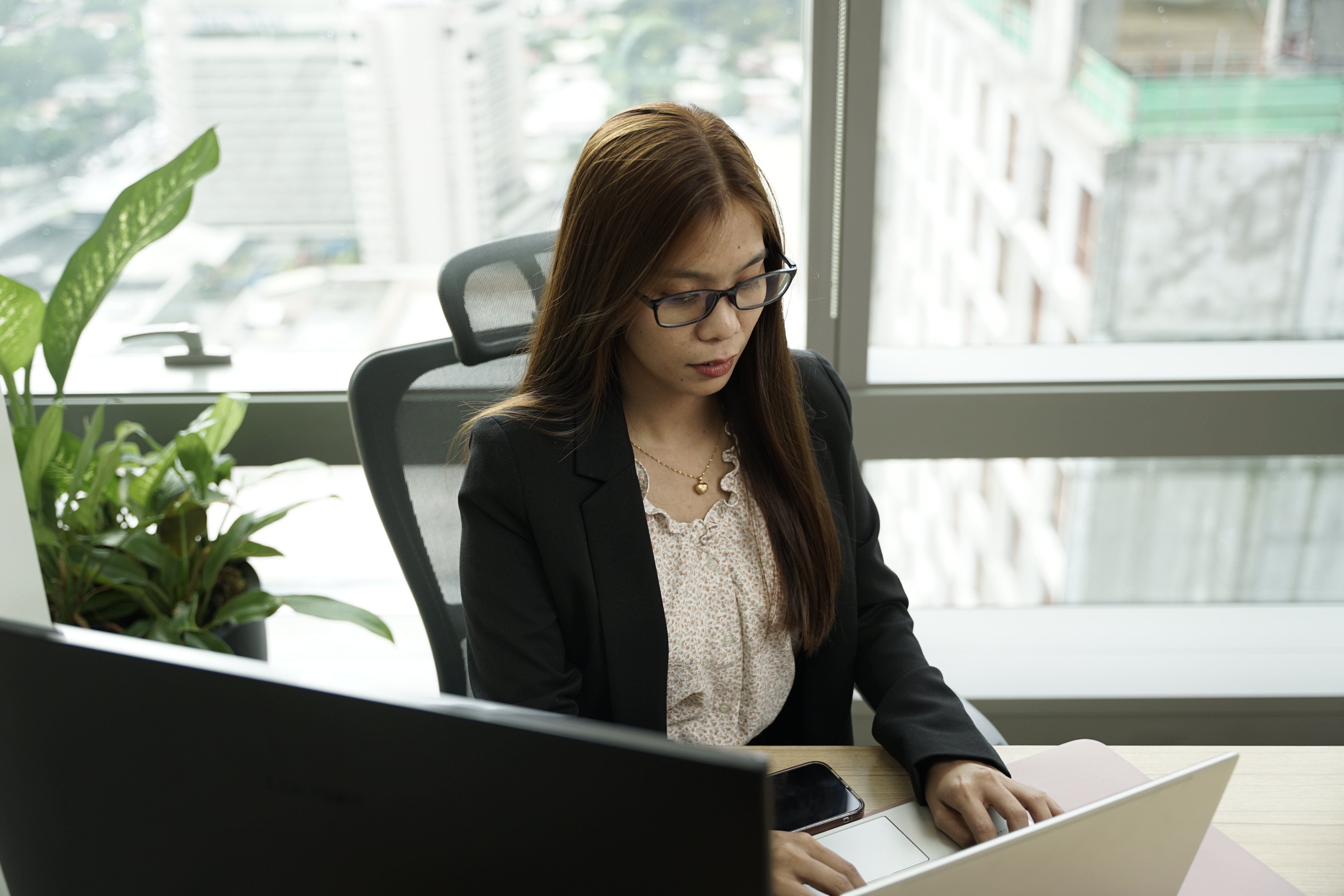 an accountant giving cfo support tailored to her client